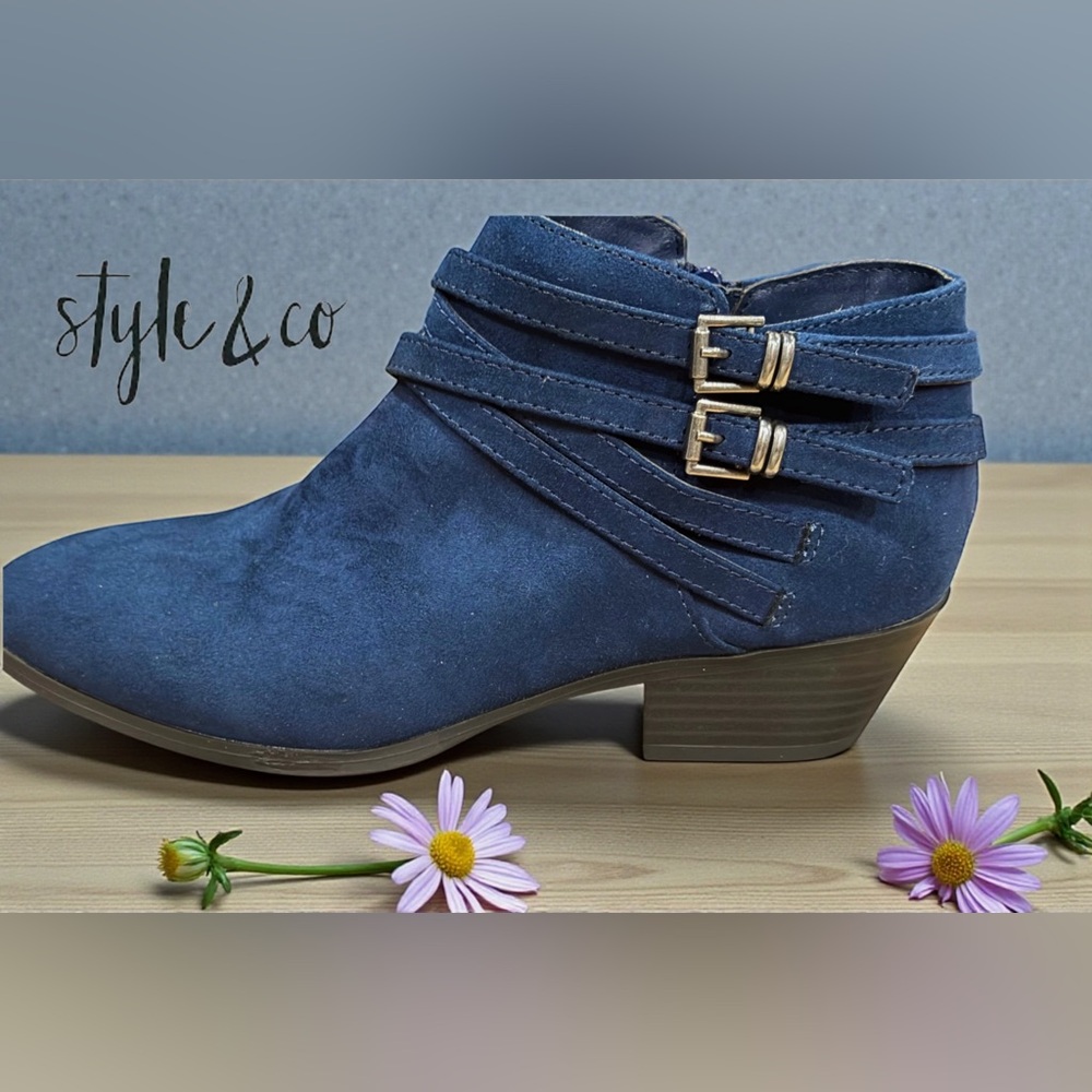 Style & Co Size 5.5 Willoww Booties Navy Blue with Buckle Detail NEW IN BOX!